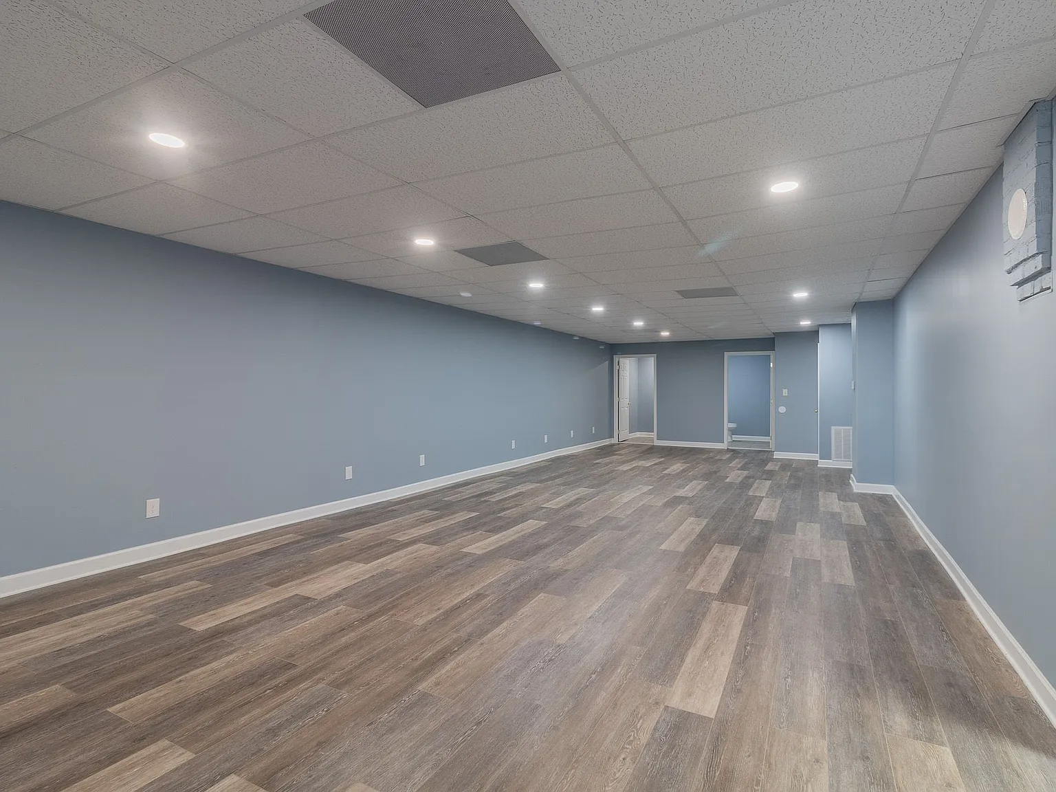 39 S Jackson Ave - Suite B - 1 — Photo 3
