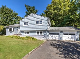 790 Paramus Rd, Paramus, NJ 07652