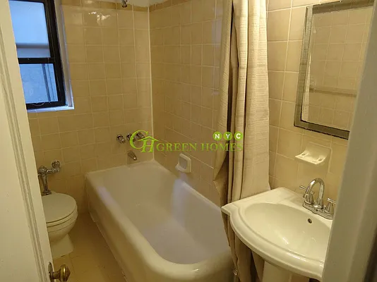 Rented by Green Home NY Realty LLC | media 23