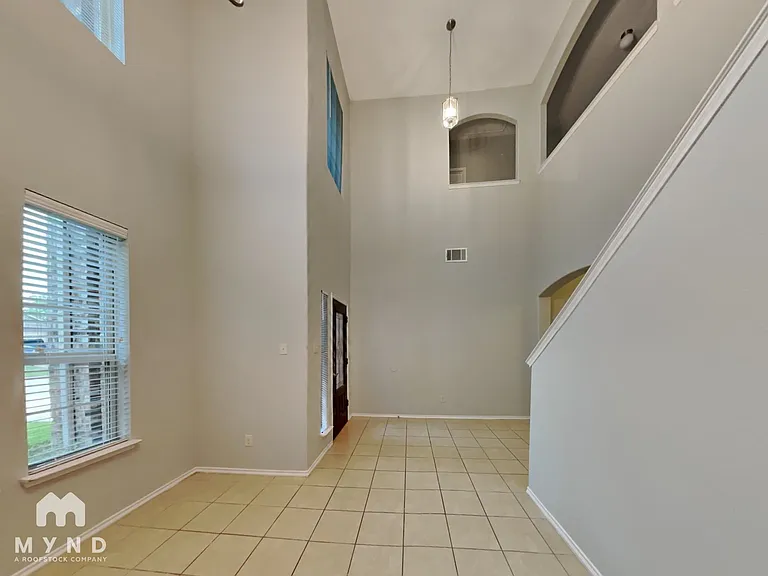 414 Jasmine Cir — Photo 10