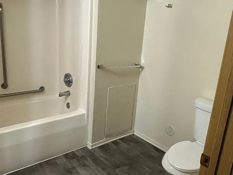 210 5th Ave NE #304 — Photo 7