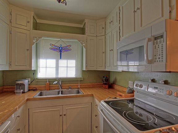 GALLEY KITCHEN