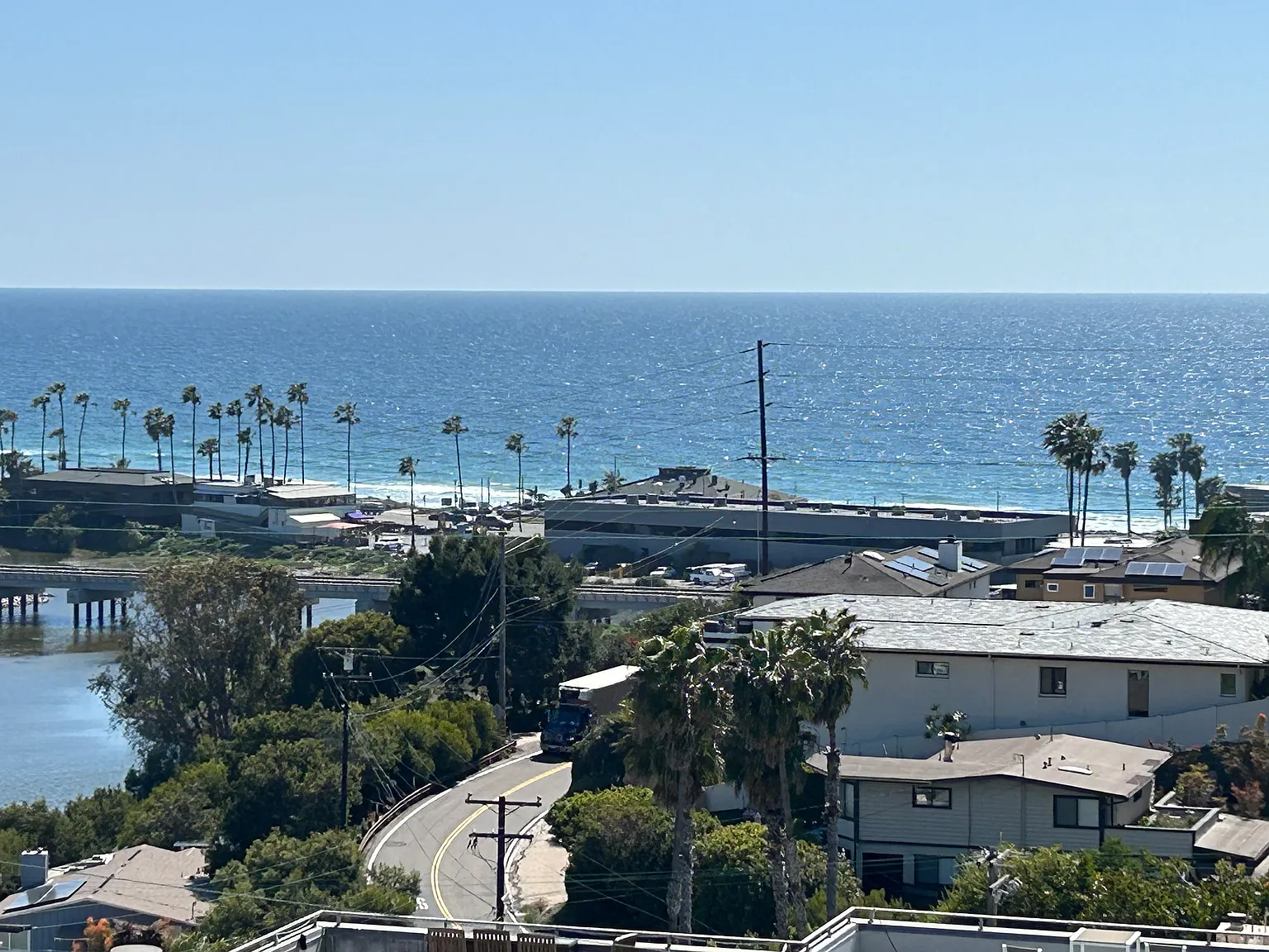 2 bed, 1.5 bath, 2100 sqft, $7,000 — Photo 3