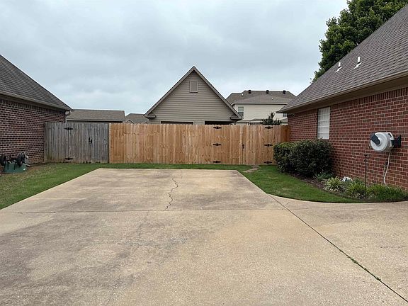 5th image of 429 Jennifer Ln