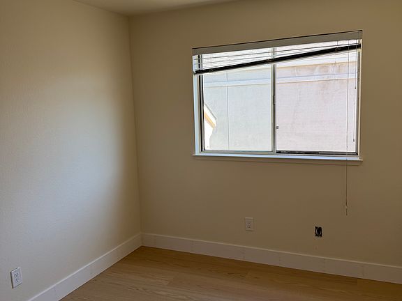 5th image of 121 Beacon St