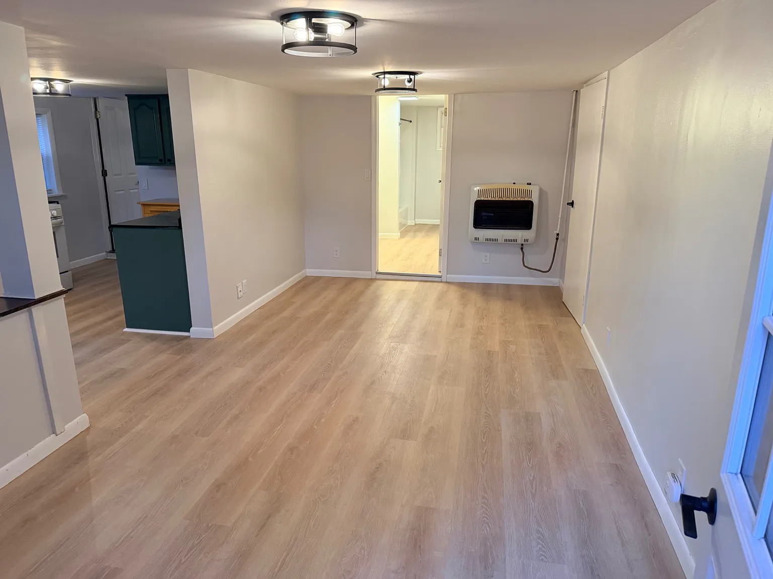 2 bed, 800 sqft, $925 — Photo 2