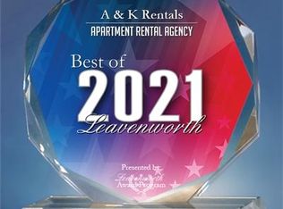 908 N 9th St, Leavenworth, KS 66048