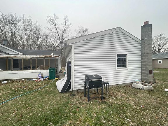 2nd image of 50632 Kenilworth Rd