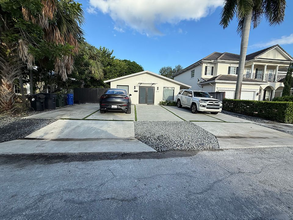 1st image of 1610 NE 17th Ave #1612