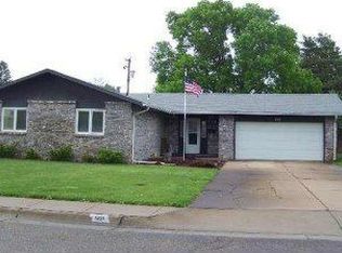 1821 William Ave, North Platte, NE 69101