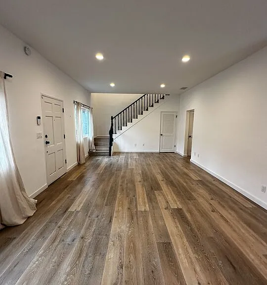 3776 Beethoven St #1 — Photo 3