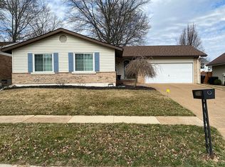 2359 Pierwood Dr, Saint Louis, MO 63129