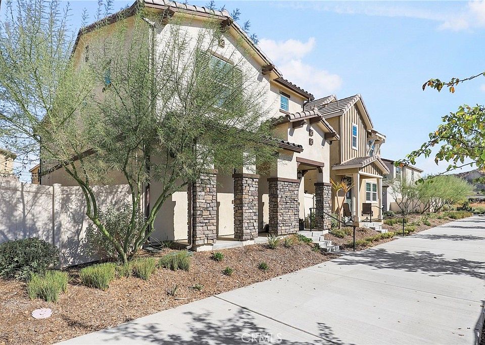 1st image of 27605 Sawtooth Ln