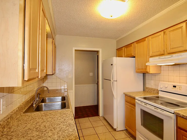 2124 Allenhurst St — Photo 7