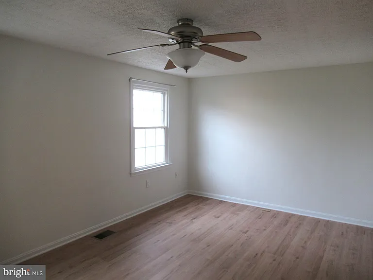 5707 Independence Cir — Photo 11