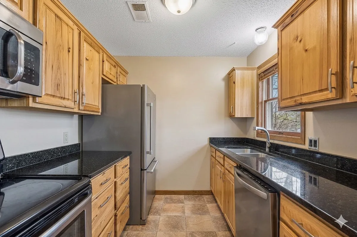 Building Photo - 3321 Berwood Ct W #3321