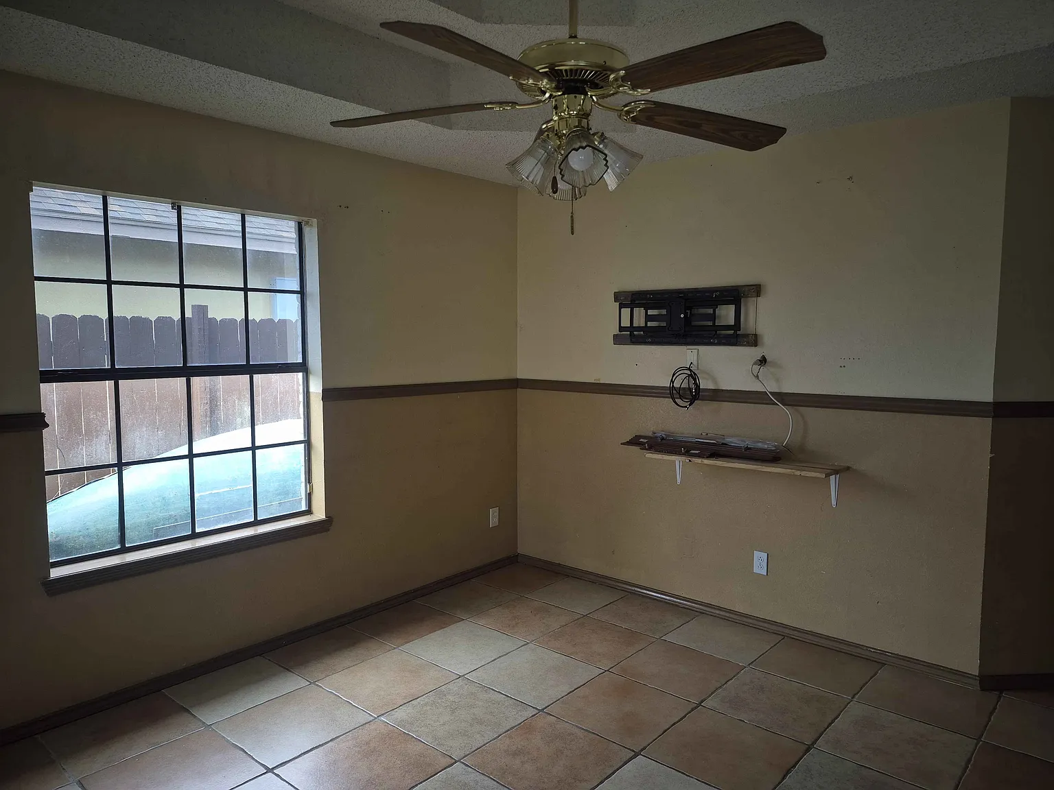3 bed, 1219 sqft, $1,700 — Photo 3