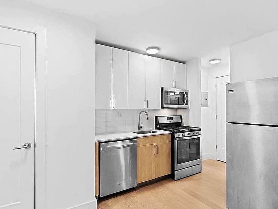 2nd image of 620 Lenox Ave APT 10K