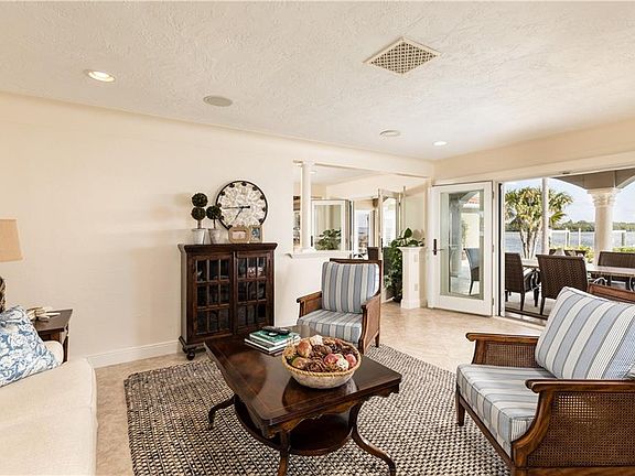 4th image of 2227 Mermaid Point NE
