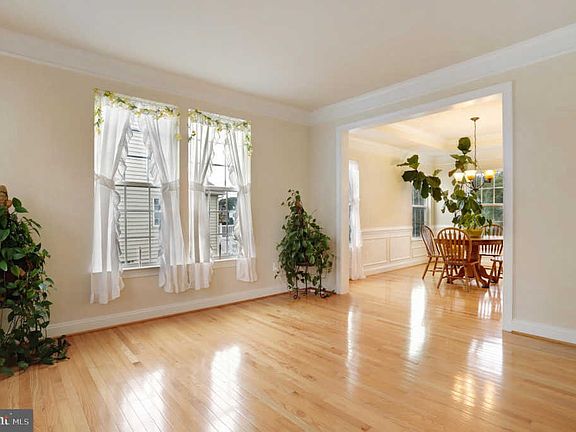 5th image of 18239 Misty Acres Dr