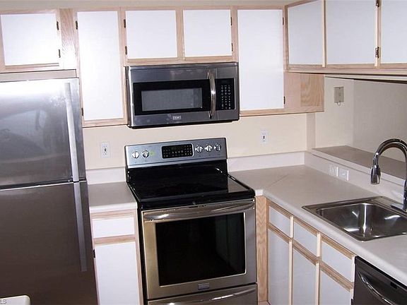 3rd image of 6360 Aragon Way APT 202