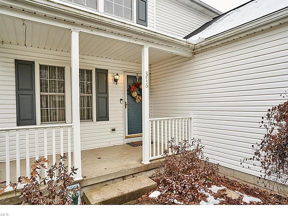 2nd image of 376 Ivanhoe Ave