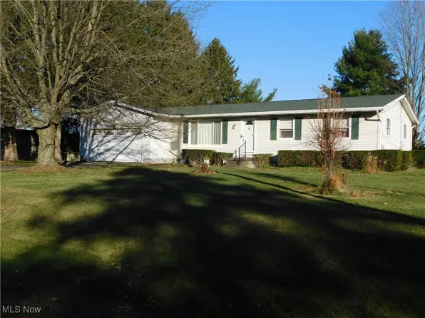 3351 Crestview Dr, Wooster, OH 44691