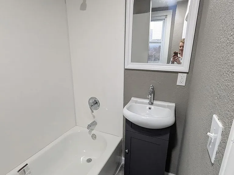 416 W Maple St — Photo 7