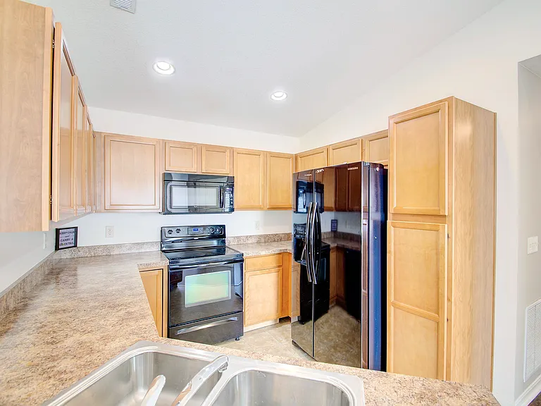 2223 Rolling Hills Dr — Photo 9
