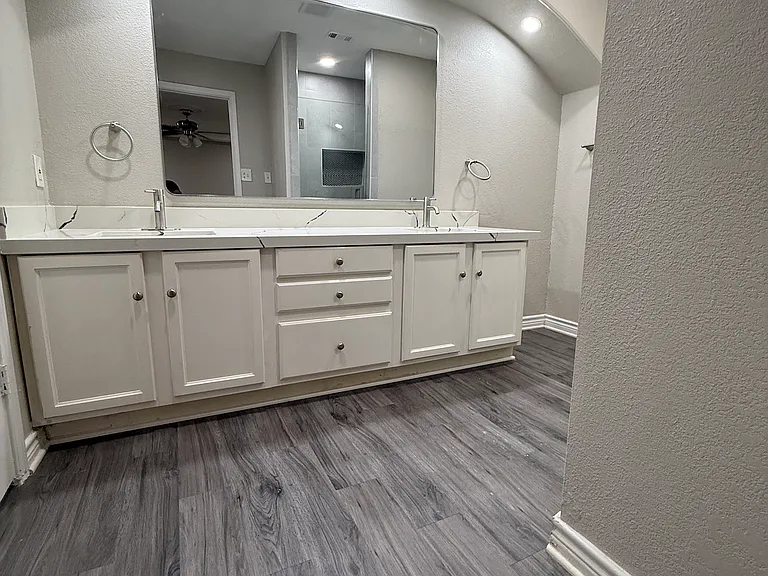 2425 Coleshire Dr — Photo 31