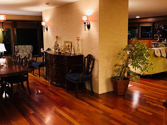 3rd image of 801 Country Club Dr