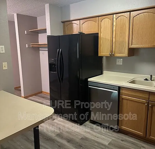 221 Grand Ave W #306 — Photo 3