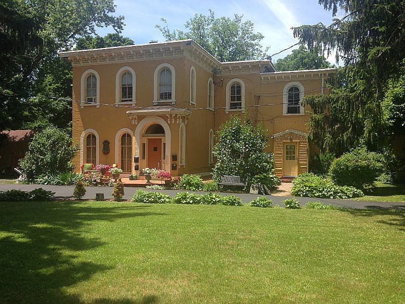 1st image of 301 Gidney Ave