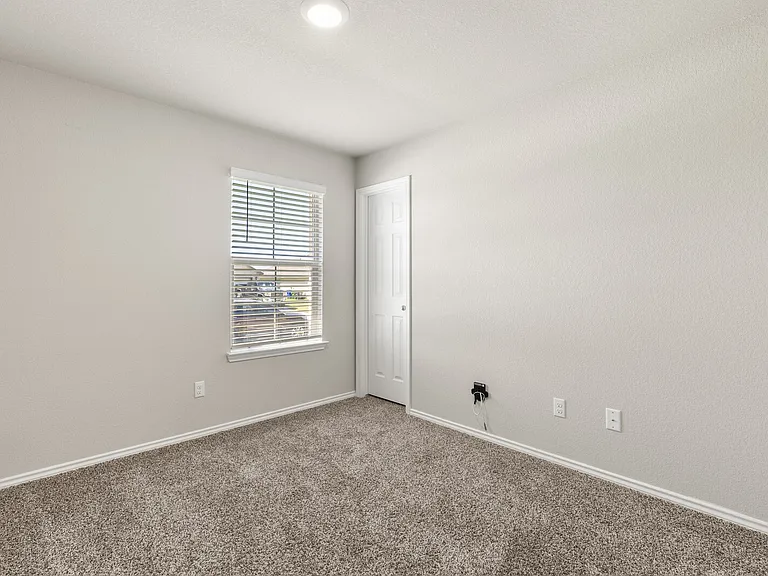 7017 Canadian Dr — Photo 3