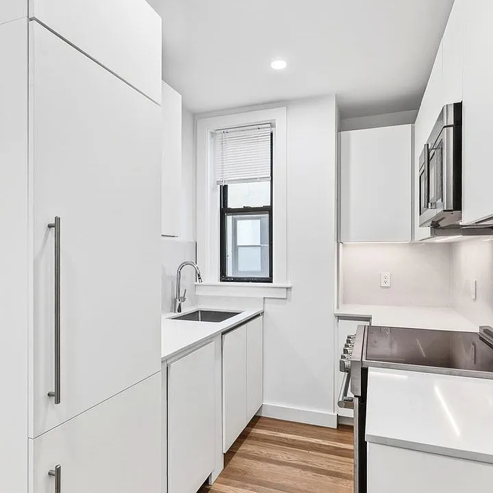 12 Elko St #3R