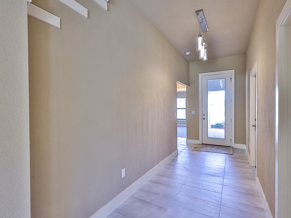 3rd image of 230 Catriona Dr