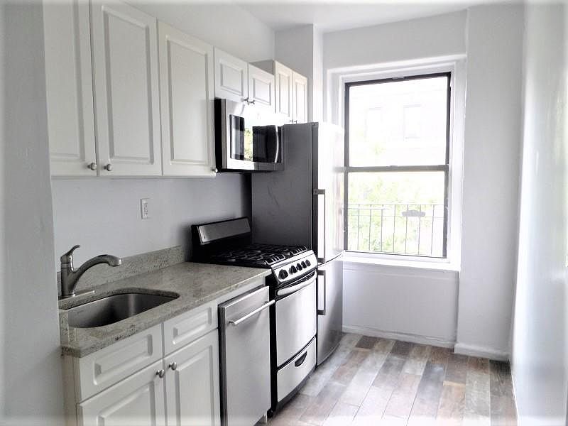 2nd image of 77 Brighton 11th St