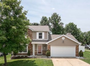 986 Oakwood Farms Ln, Ballwin, MO 63021