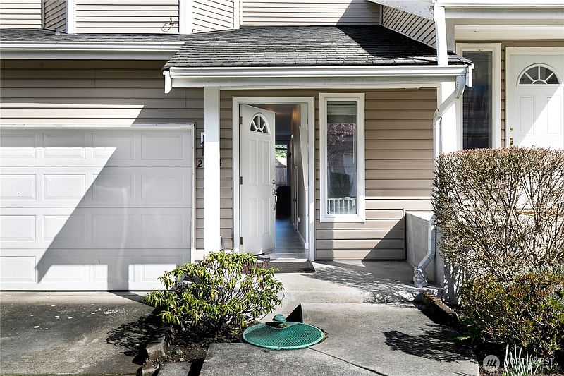 2nd image of 2754 Comet Street