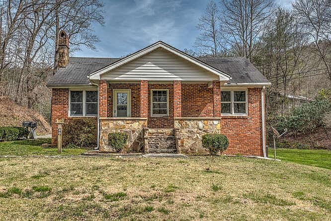 1st image of 40 Charlie Ln