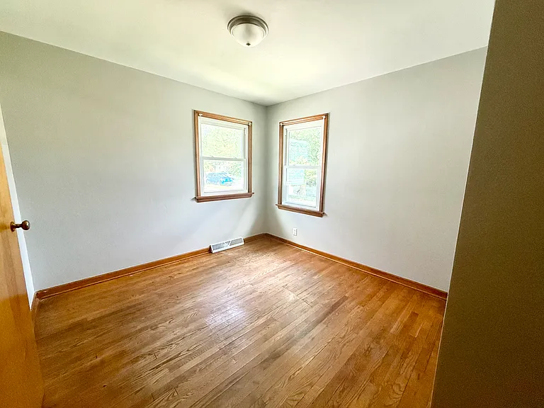 2720 26th Ave — Photo 11