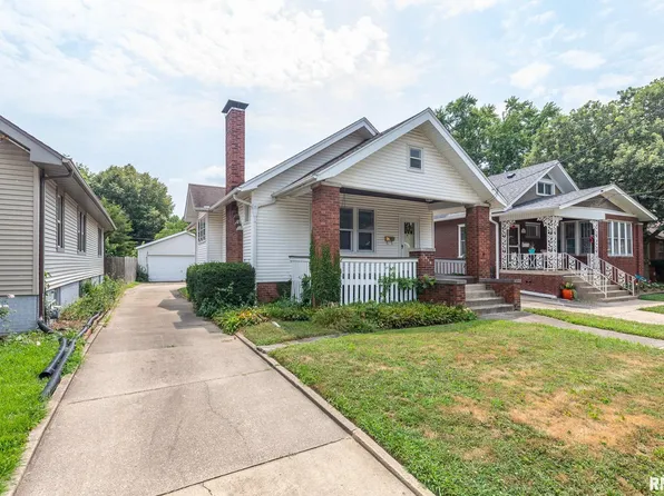 1216 E Seneca Pl, Peoria, IL 61603
