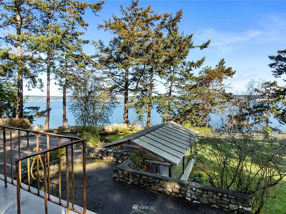 1st image of 604 NW Madrona Way