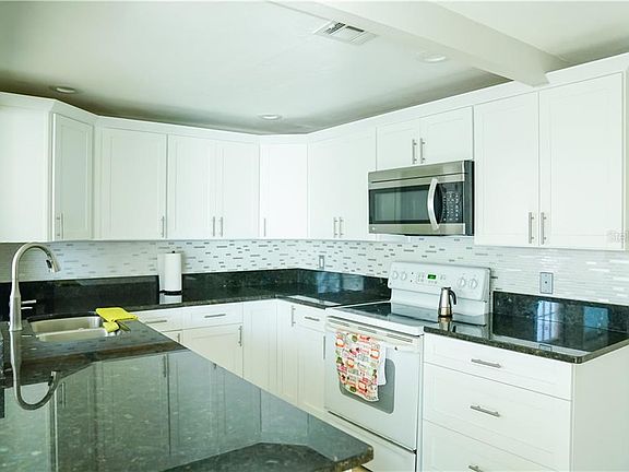 5th image of 3421 Bedford St