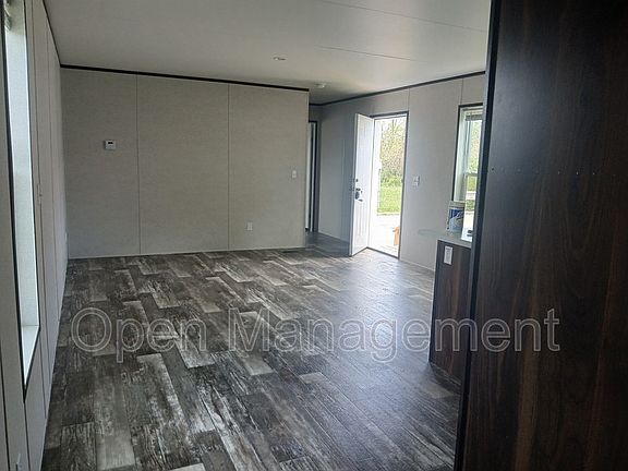 5th image of 900 N Curry Pike #83