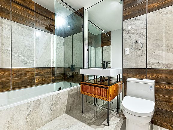 3rd image of 234 Quincy St APT 3