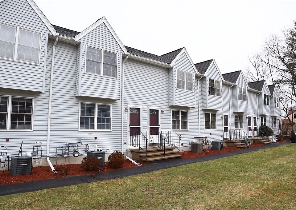 1st image of 5 Kennedy Dr #3