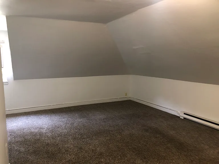 610 NE Gray Ln — Photo 12