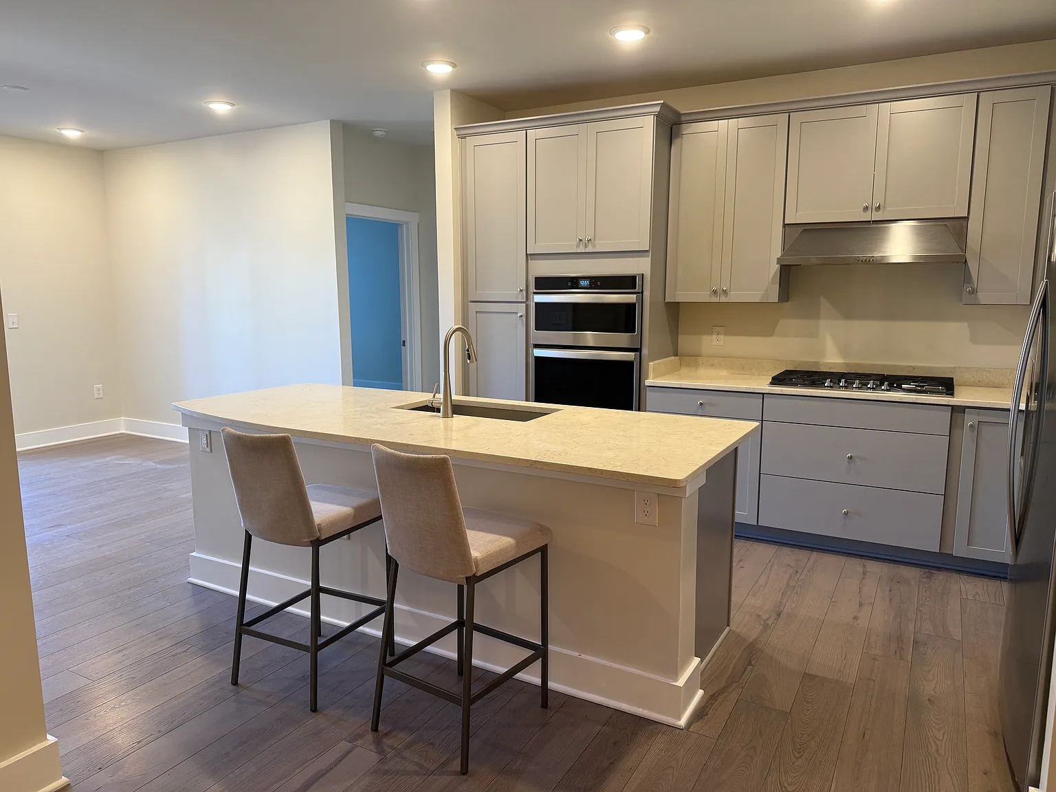 2 bed, 1388 sqft, $4,200 — Photo 4