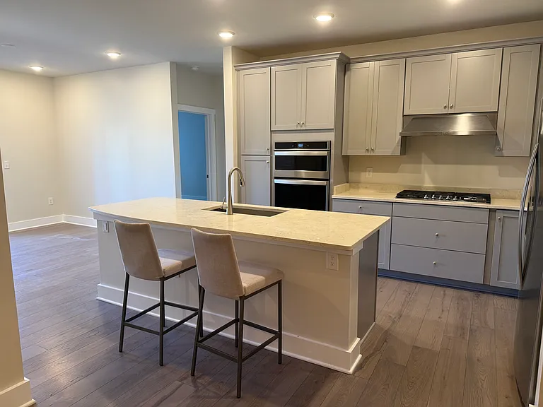 2 Vanderbilt Blvd #109 — Photo 4
